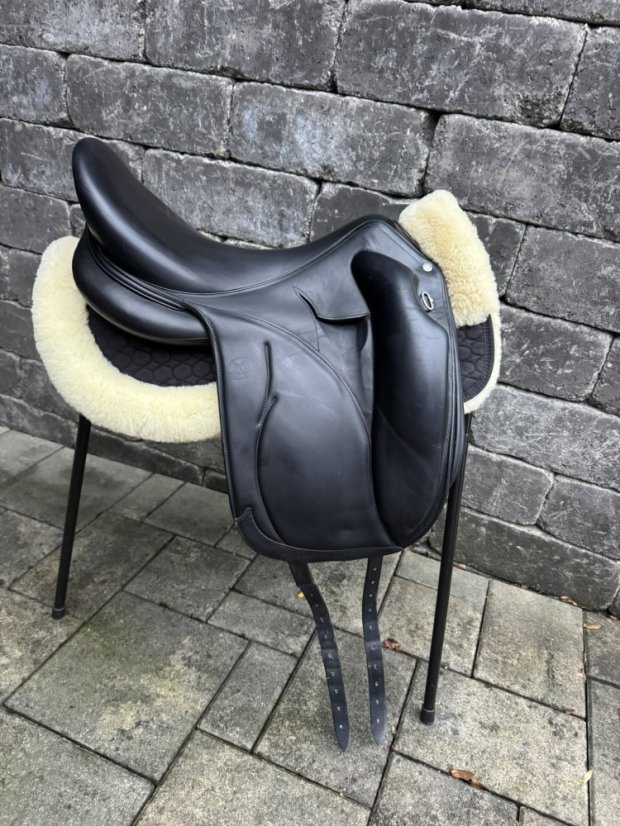 Drezúrne sedlo Devoucoux Mendia