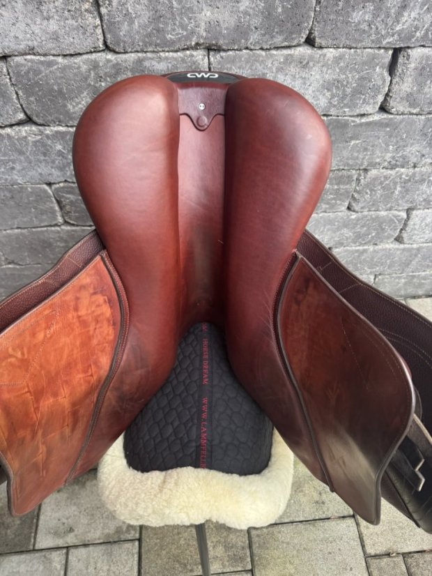 CWD 2gs skokové sedlo