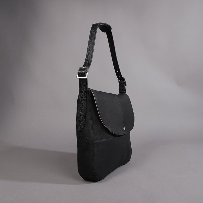 AB 106 BLACK 02